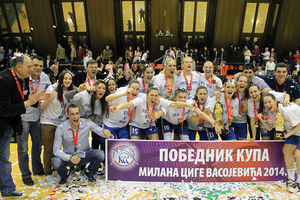 DRUGI TROFEJ: Posle regionalne lige košarkašice Radivoja Koraća osvojile i Kup Srbije