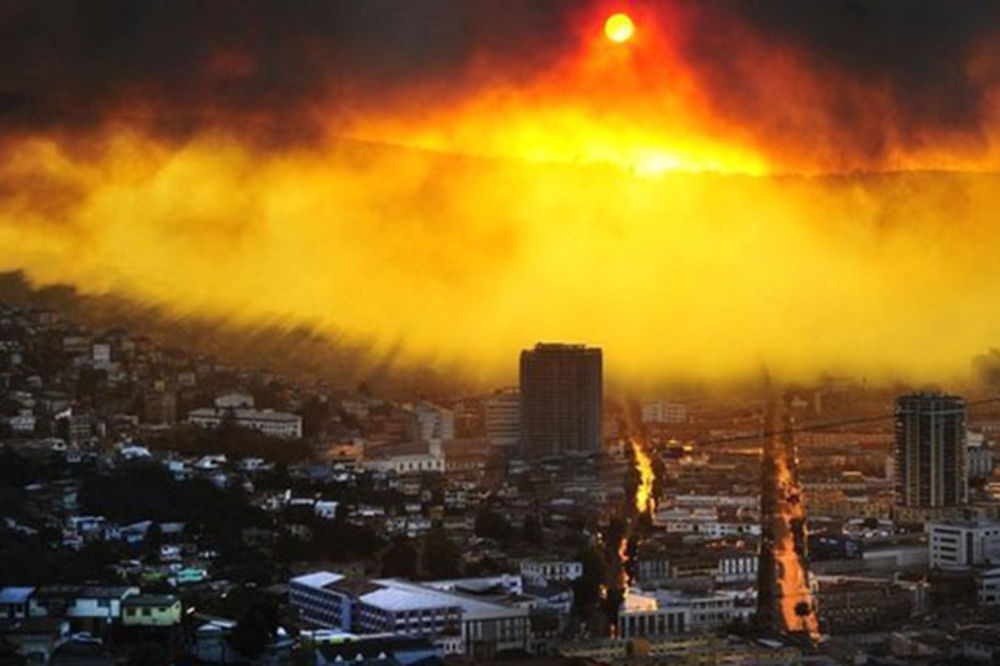 VANREDNO STANJE: Veliki šumski požar u Čileu, izgorelo 500 kuća!