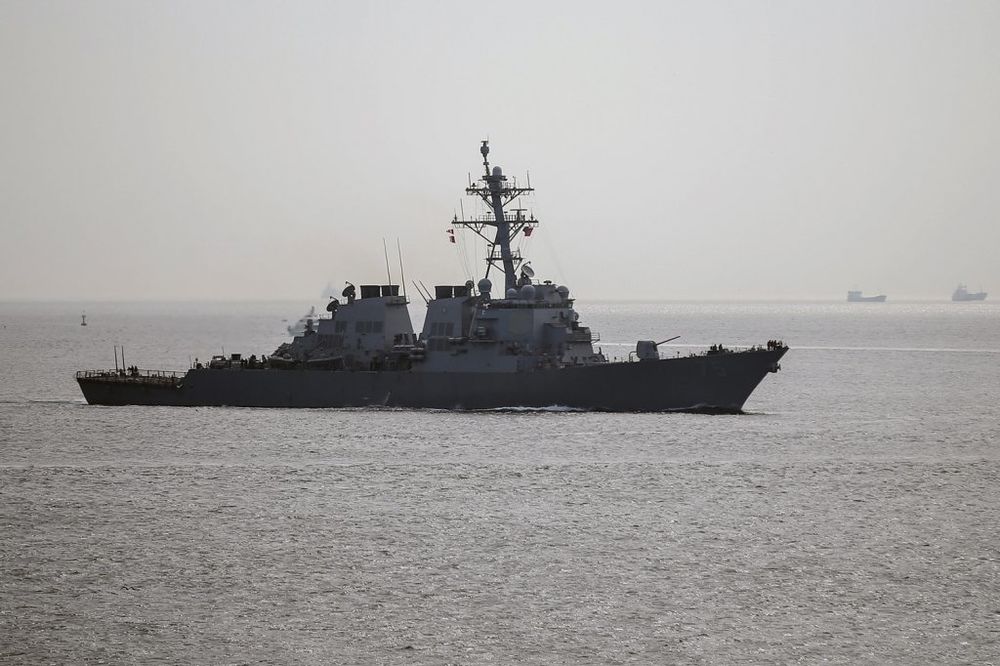SUKOB U PERSIJSKOM ZALIVU: Američka ratna mornarica pucala na iranski brod!