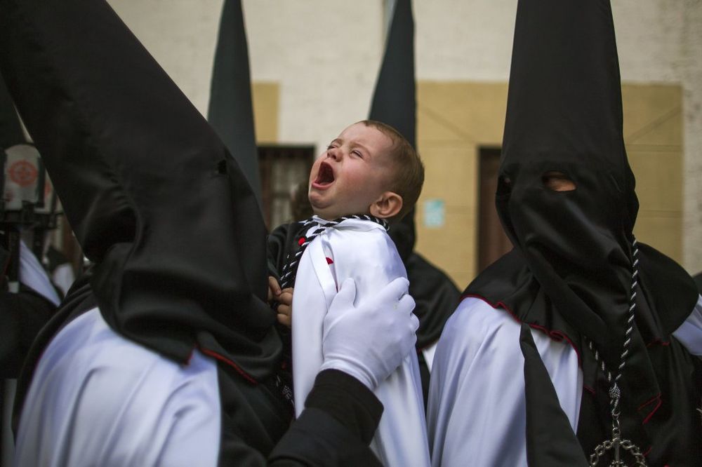(FOTO) PATNJAMA ISUSA HRISTA: Ovako u Španiji slave Veliku sedmicu