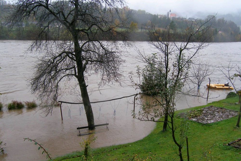 IZLILA SE BJELICA: Saobraćaj ka Goču obustavljen, poplavljeno 30 kuća kod Lučana