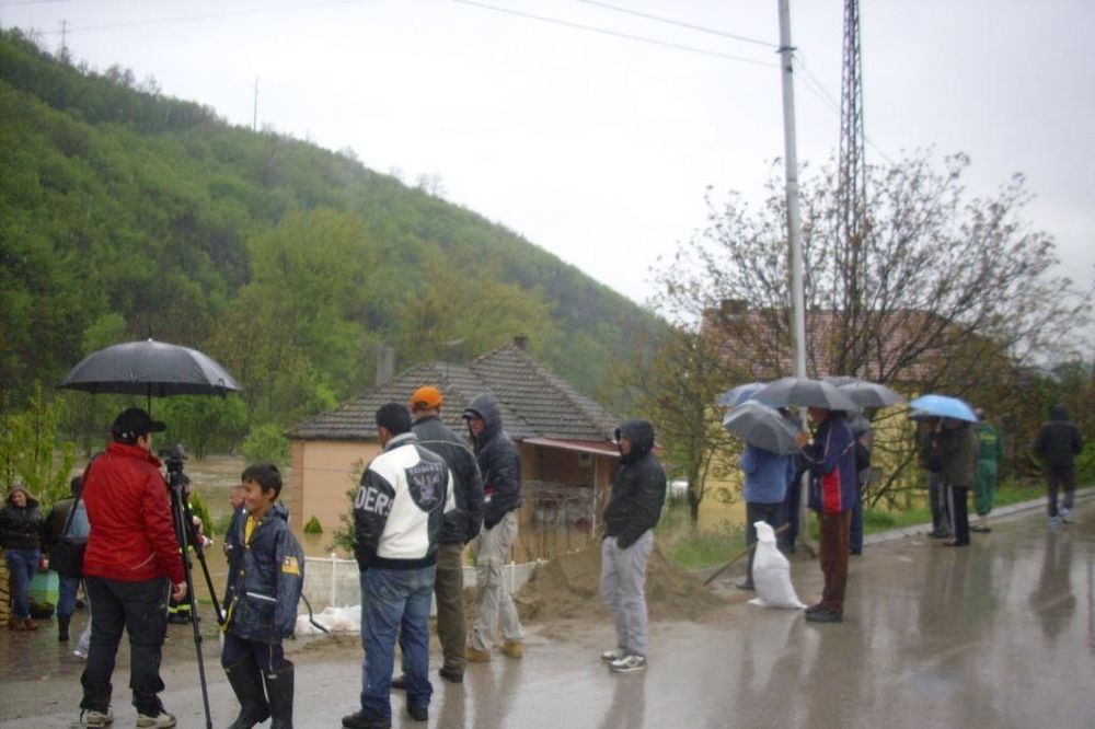 KRITIČNO U KURŠUMLIJI: Priprema se evakuacija romskog naselja Barlovo!