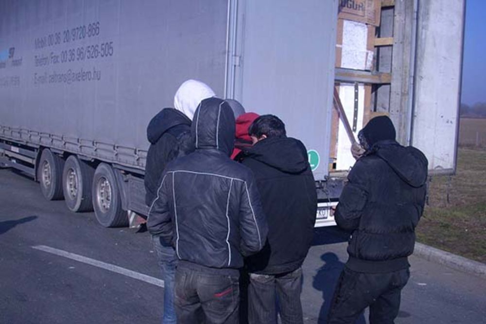 2.055 ljudi zatražilo azil u Srbiji