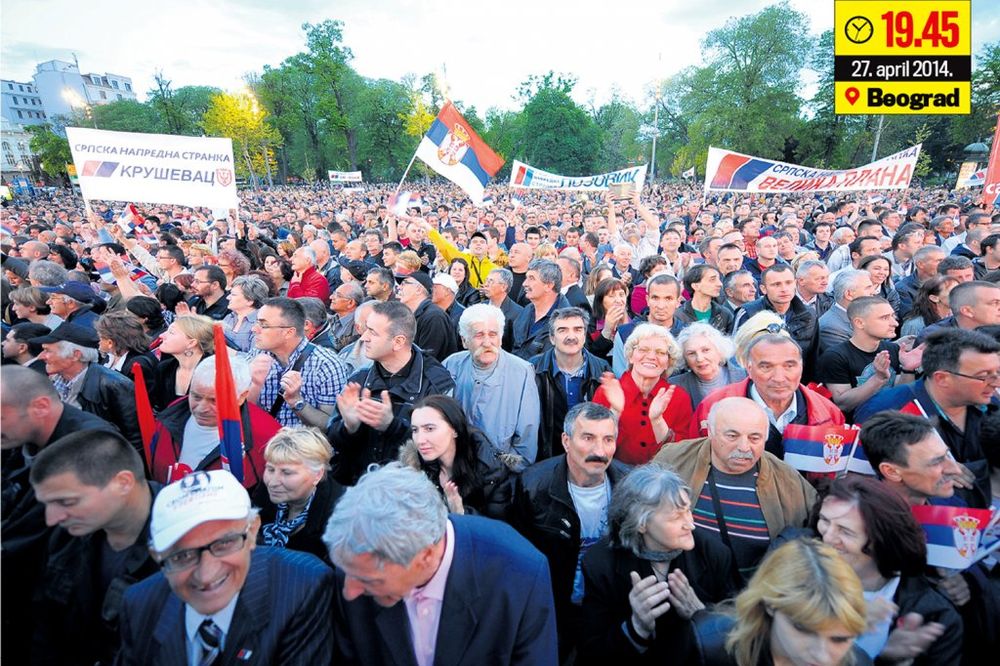 PODRŠKA: Premijera Vučića 20.000 ljudi dočekalo ispred Skupštine!