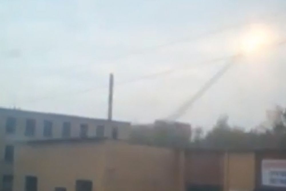 (VIDEO) ŽESTOKE BORBE: Pogledajte federalisti raketom gađaju helikopter iznad Slavjanska!