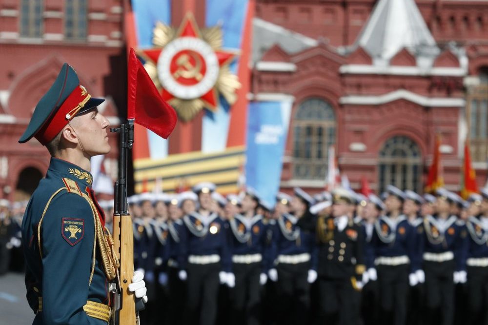 (VIDEO) DAN POBEDE: Grandiozna vojna parada u Moskvi!