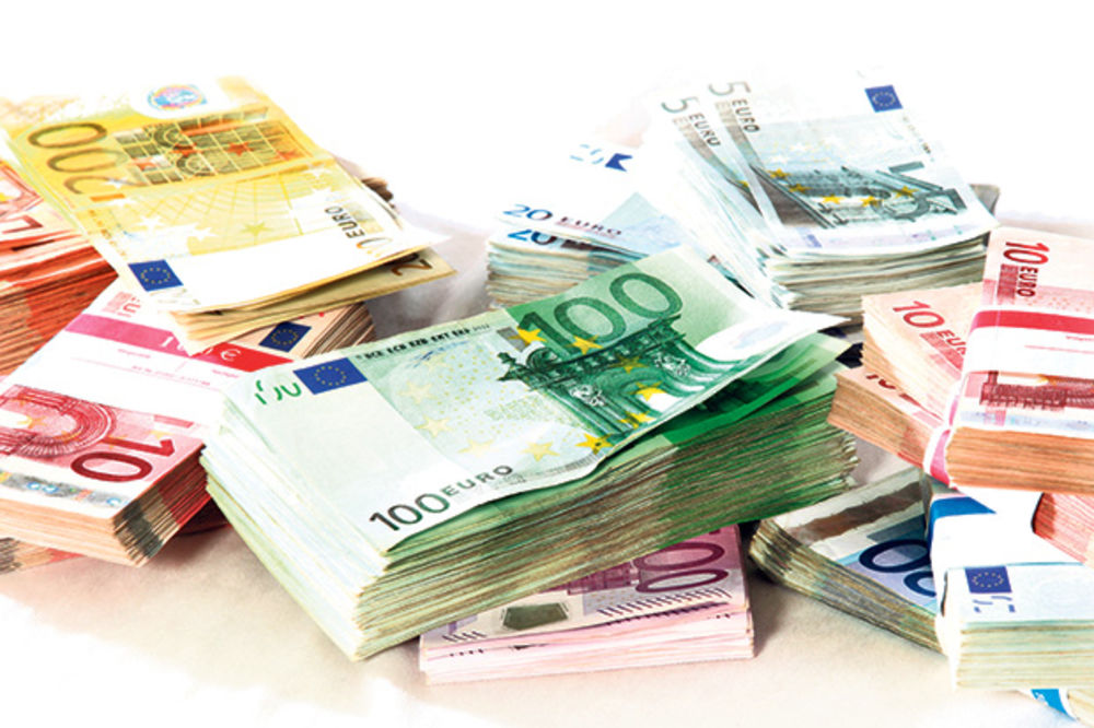 NAJNIŽI KURS OVE GODINE: Evro danas 116,42 dinara