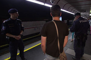 RACIJA U METROU: 150 policajaca traži narko-dilere po podzemnoj železnici!
