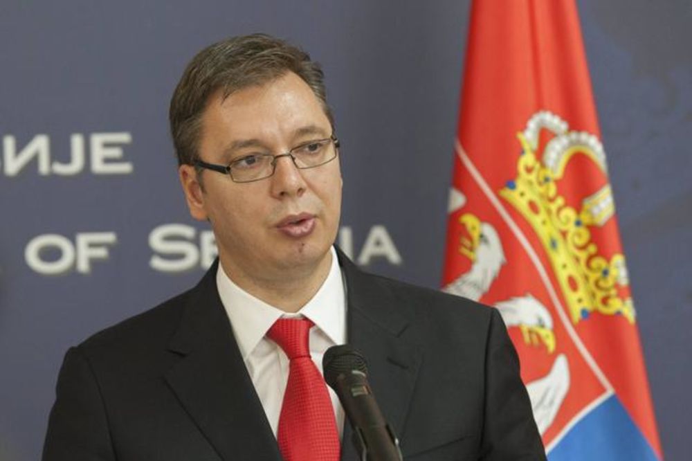 PUTUJU ZAJEDNO: Vučić i srpski ministri na sednicu Vlade u Nišu idu autobusom