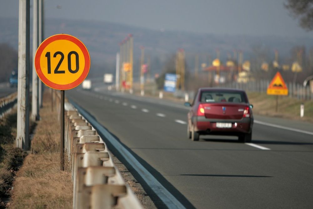 KAMIKAZA NA AUTO-PUTU: 27 kilometara vozio automobil u suprotnom smeru!