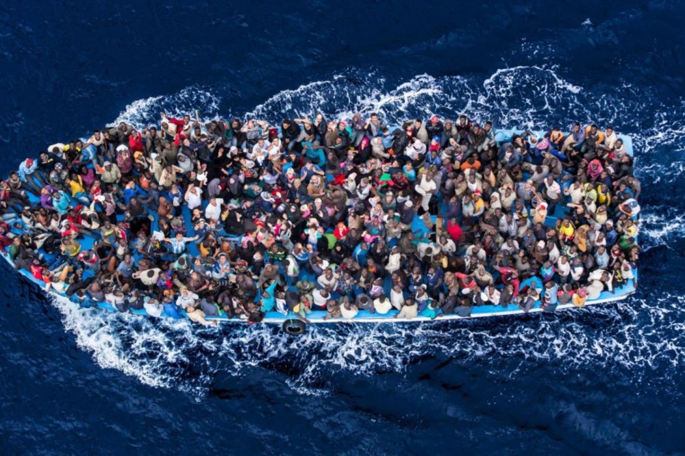 FOTOGRAFIJA MESECA: Oni rizikuju živote kako bi došli do Evrope zbog boljeg života!