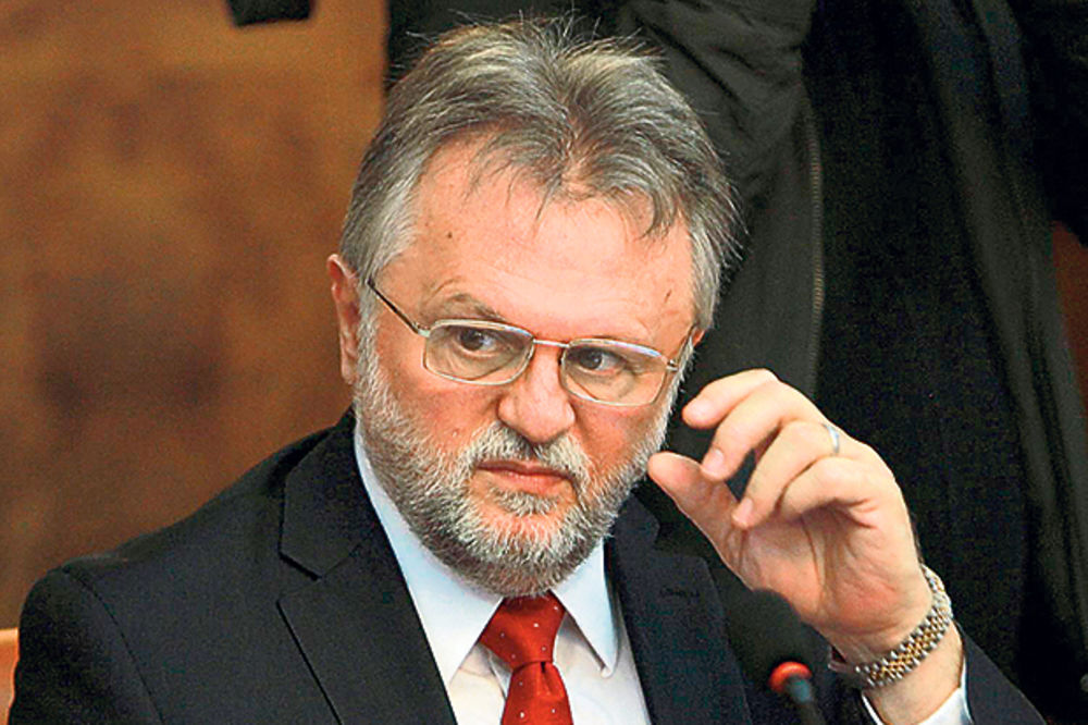 Ministar finansija Vujović: Vlada će odlučiti o smanjenju plata i penzija!