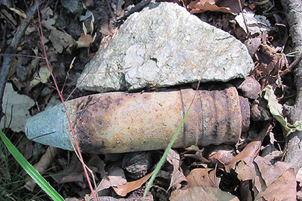 OPREZNO TOKOM ODMORA: Za dva dana pronašli 18 granata iz Drugog svetskog rata!