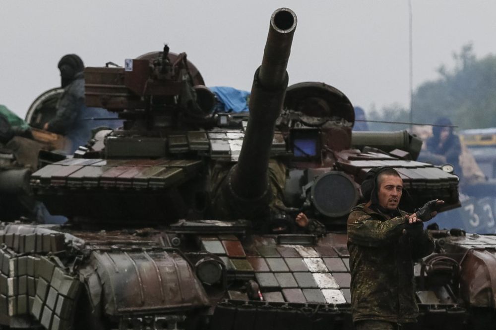 POČINJE OPSADA: Ukrajina gomila tenkove i druga oklopna vozila oko Donjecka