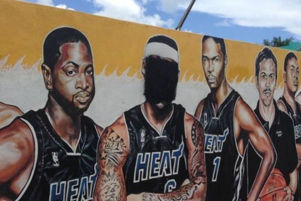 OSVETA ZA IZDAJU: Lik Lebrona Džejmsa na Majamijevom muralu premazan sprejom