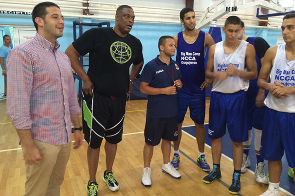 NBA KAMP U SRBIJI: Čuveni košarkaš Detroita Rik Mahorn posetio Kragujevac