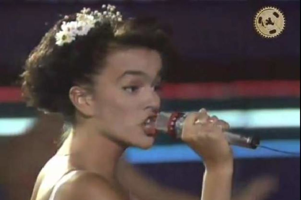 DEBI NA SPLITSKOM FESTIVALU: Pogledajte kako je Severina izgledala 1990. godine