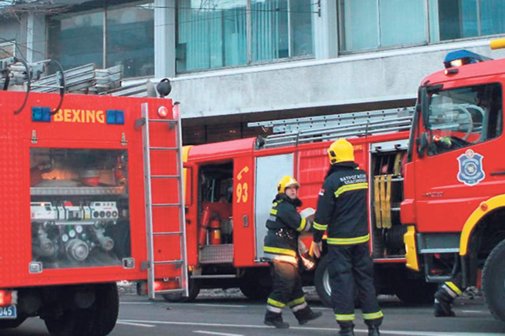 KRALJEVO: Ugašen požar u krugu fabrike Elektrovodomont!