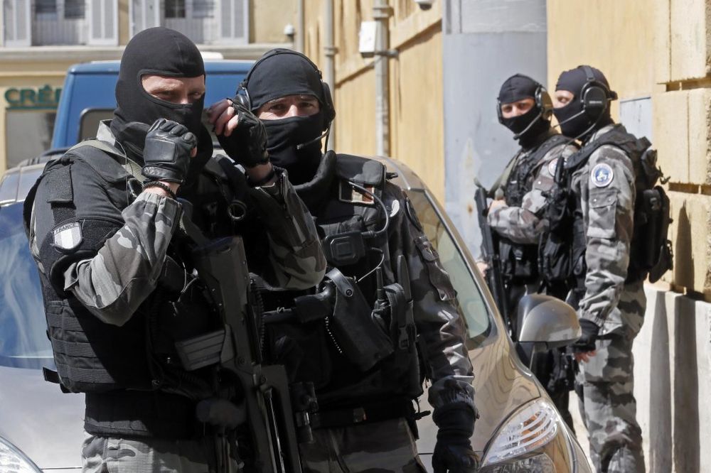 IZGUBILO SE: Iz policijske stanice u Parizu nestalo 50 kg kokaina vrednog 3 miliona evra!