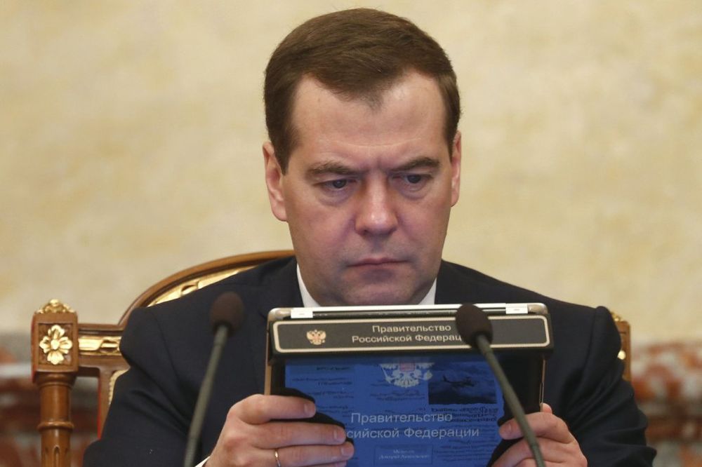 SAJBER NAPAD NA PREMIJERA RUSIJE: Ostavka Medvedeva osvanula na Tviteru