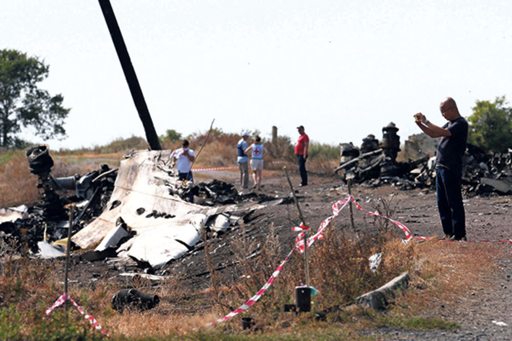 Šef ukrajinske obaveštajne službe: Ruski avion bio meta, malezijski srušen greškom?!