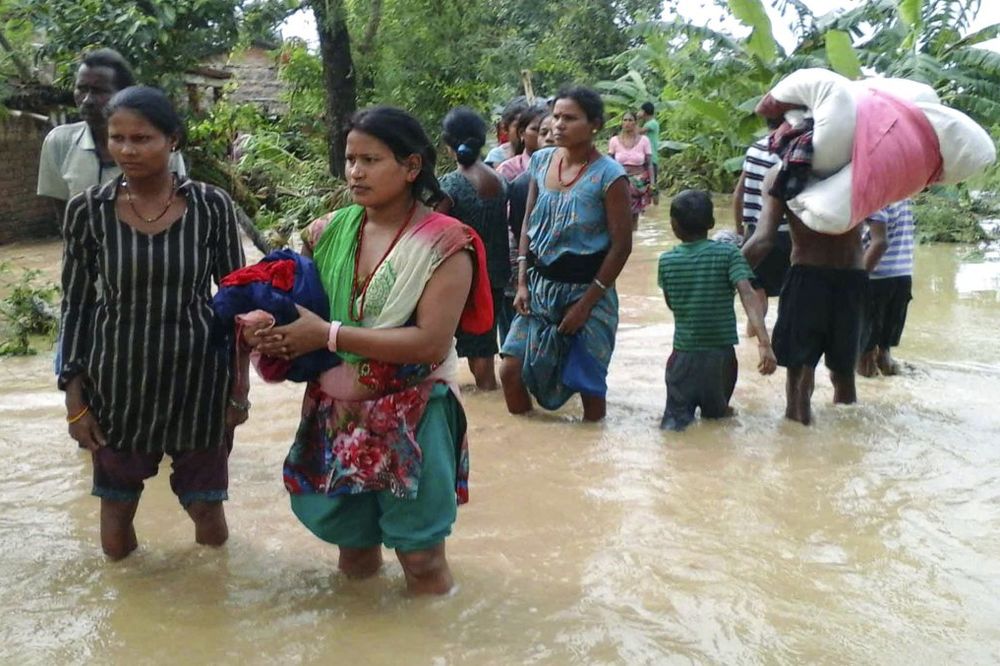KATASTROFA: Više od 100 poginulo, a 136 nestalo u poplavama u Nepalu