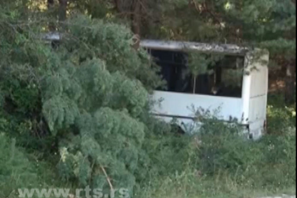 TRAGEDIJA KOD SOKOBANJE: Autobus sleteo s puta, muškarac poginuo, 10 povređeno!
