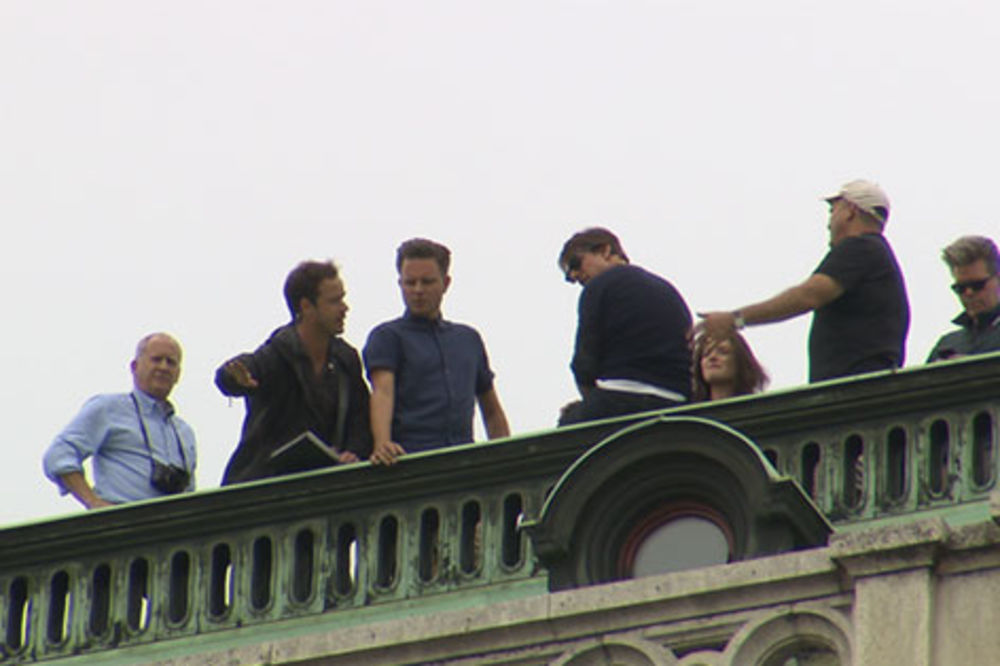 (FOTO) AKCIJA: Tom Kruz će noći provoditi na krovu Bečke opere!