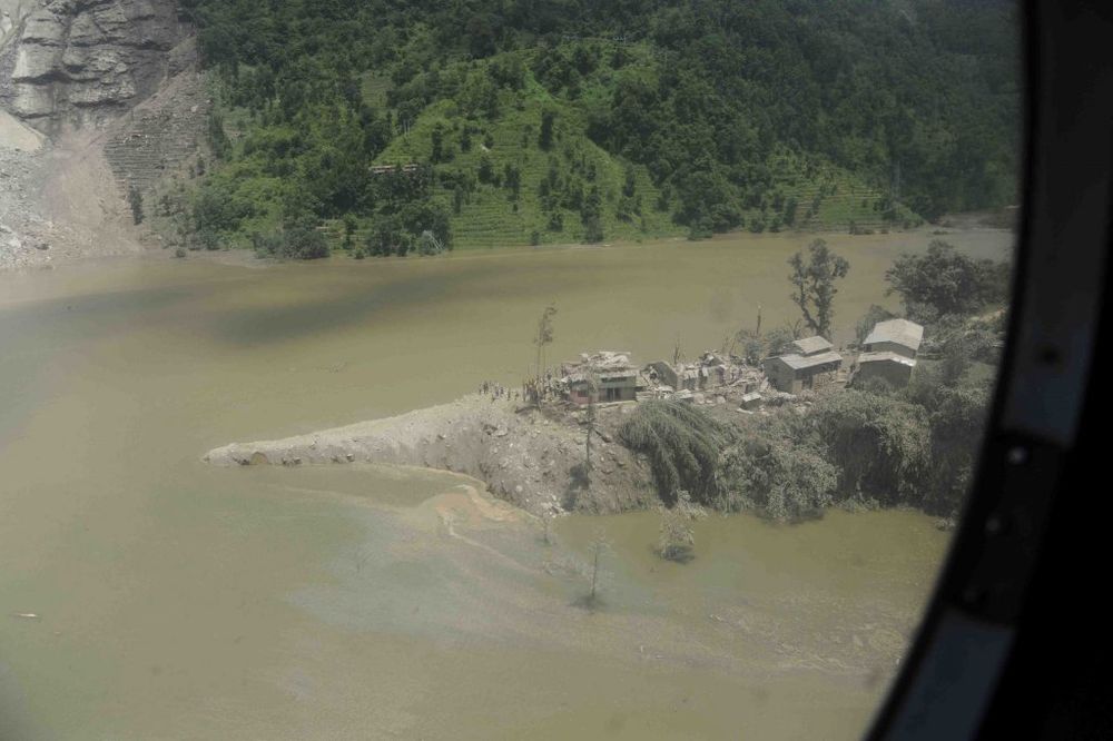 STRAHOTA U NEPALU: 250 mrtvih u poplavama, najnovija žrtva turista iz SAD