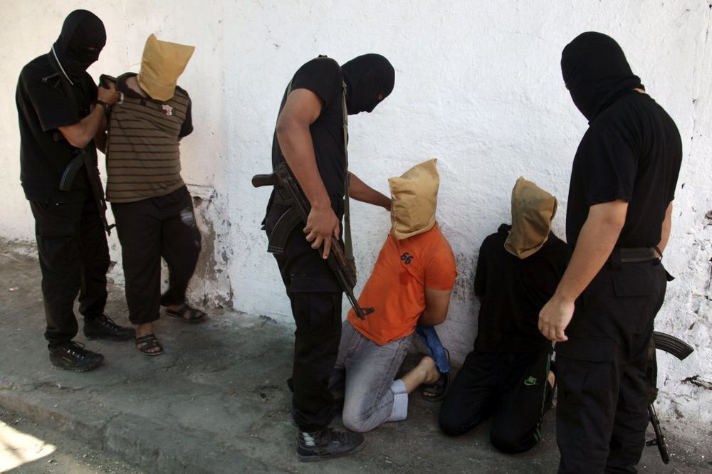 UŽIVO DAN 46 STRELJAJU SVOJE: Palestinski teroristi ubili 18 osumnjičenih doupšnika
