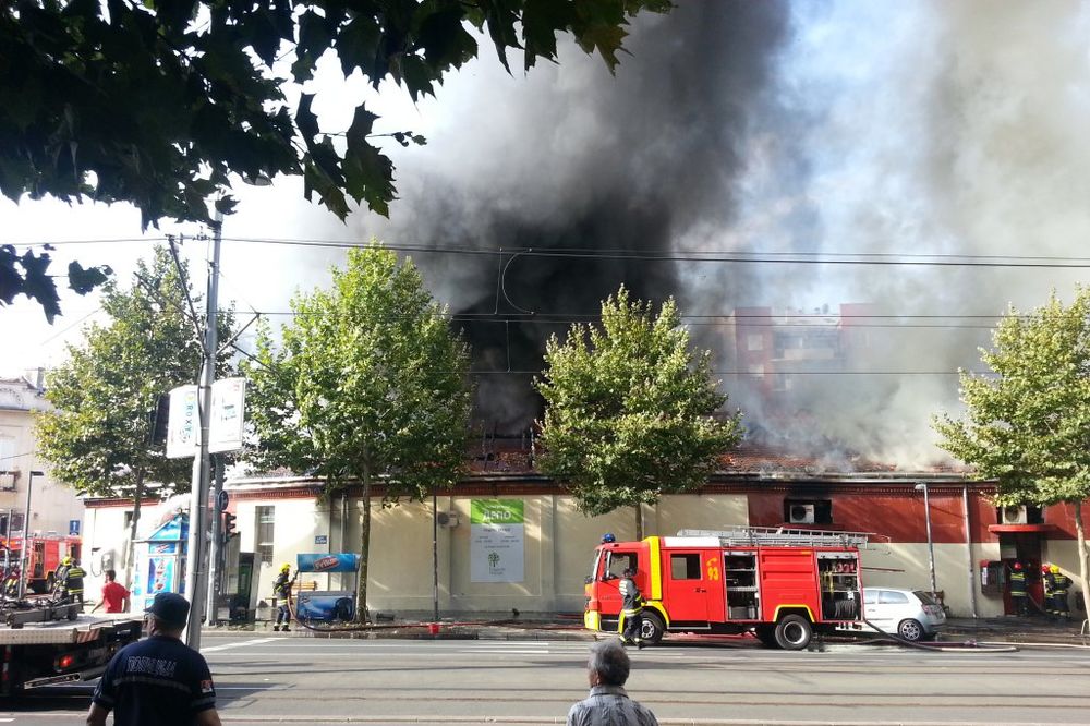 POŽAR U CENTRU BEOGRADA: Vatrogasci ostaju u pripravnosti zbog Depoa!