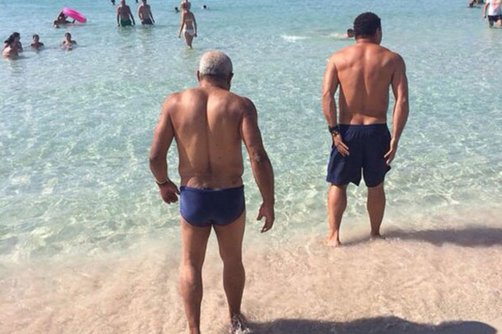 (FOTO) TO JE SIN: Ronaldo poveo oca na kupanje!