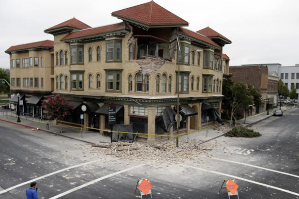 PROGLAŠENO VANREDNO STANJE: U jakom zemljotresu u Kaliforniji 120 povređenih