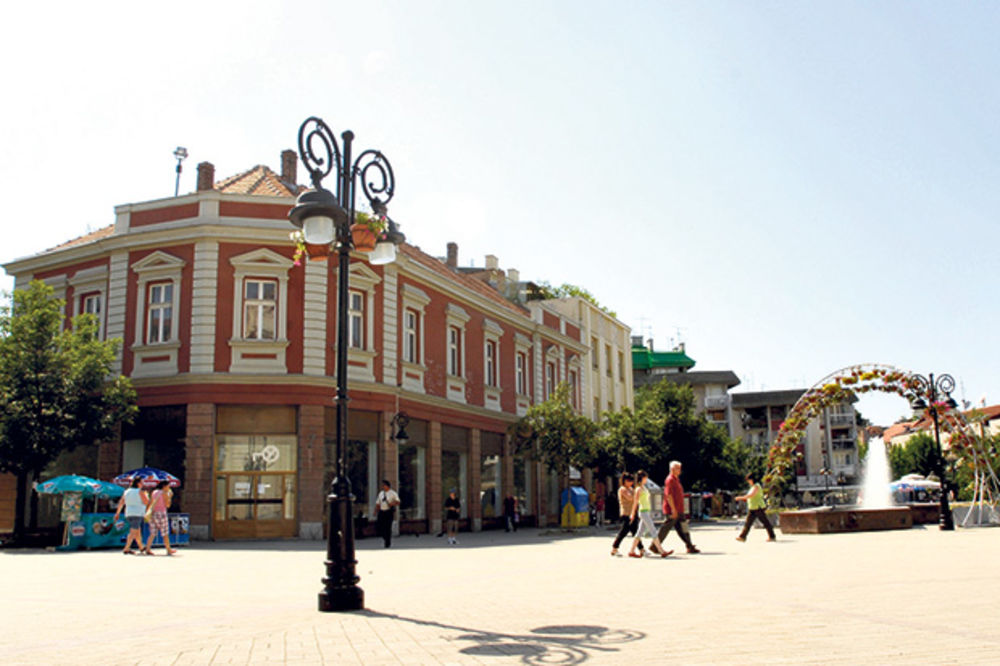 Komarci zatvorili otvoreni bioskop u Smederevu