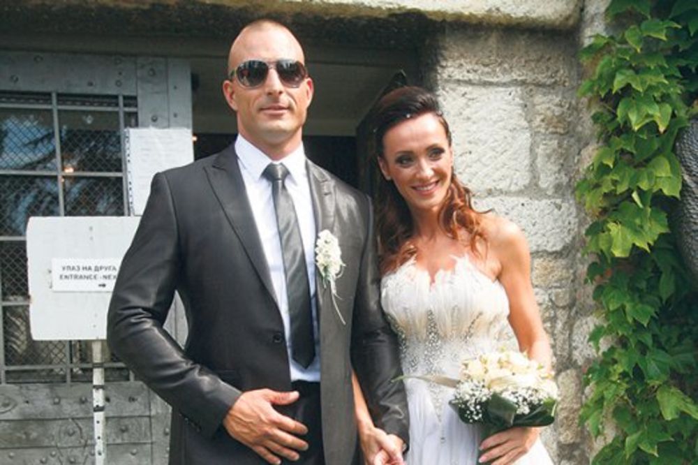 PRVI PUT U VENČANICI: Slađa Delibašić zakasnila 15 minuta na svoje venčanje!