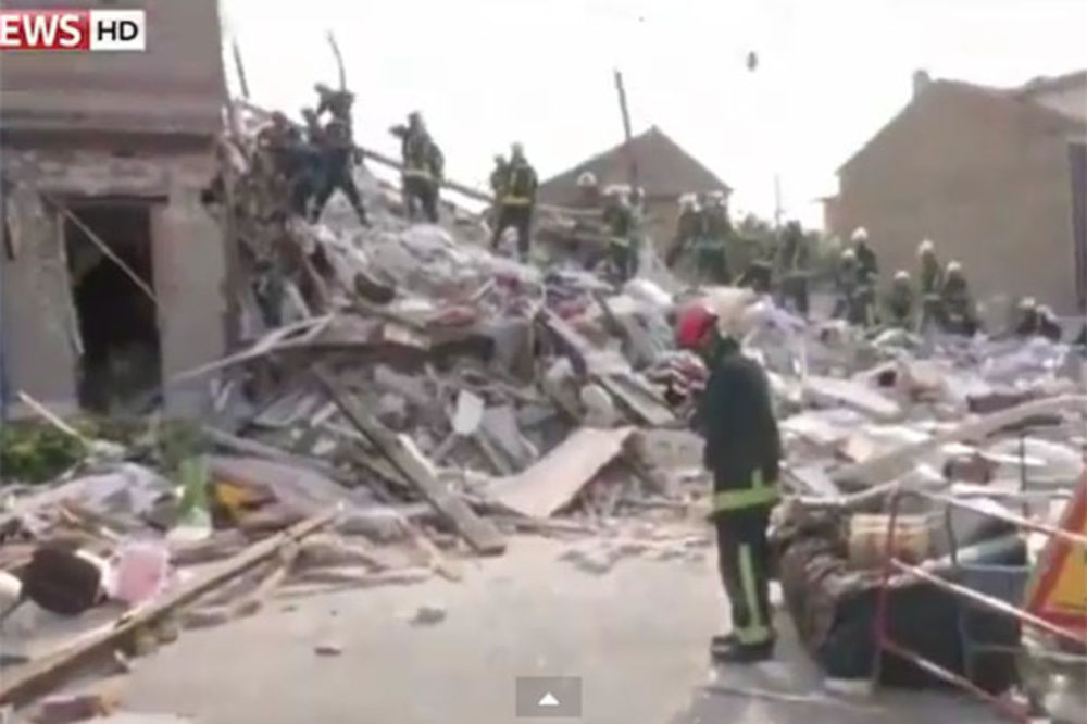 (VIDEO) NESREĆA U PARIZU: Dvoje poginulo, 11 ranjeno a 13 nestalo u rušenju zgrade