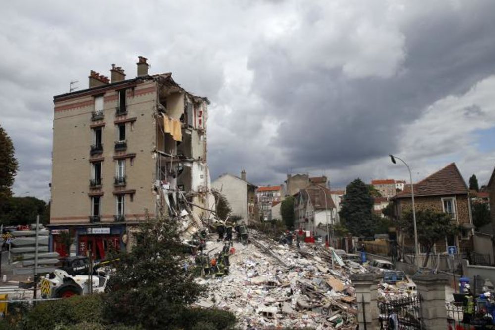 PARIZ: Dete (3) i dvoje odraslih poginuli u rušenju zgrade