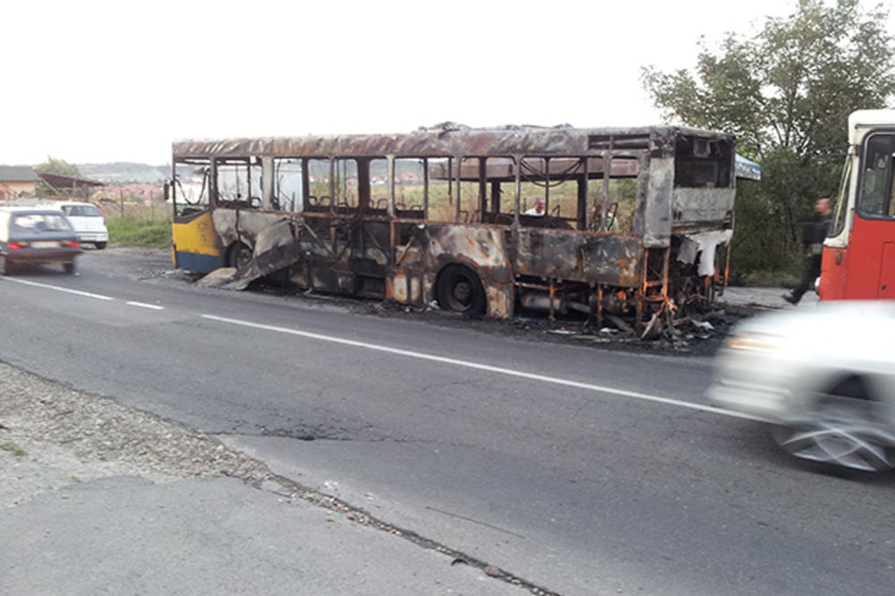 Ostao samo pepeo: Izgoreo autobus GSP na liniji 305!