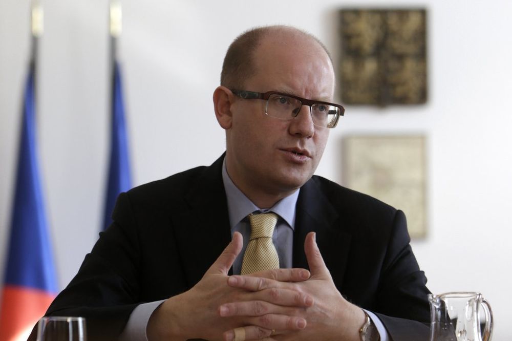 PREMIJER ČEŠKE: Ukrajina nije spremna za članstvo u EU i NATO