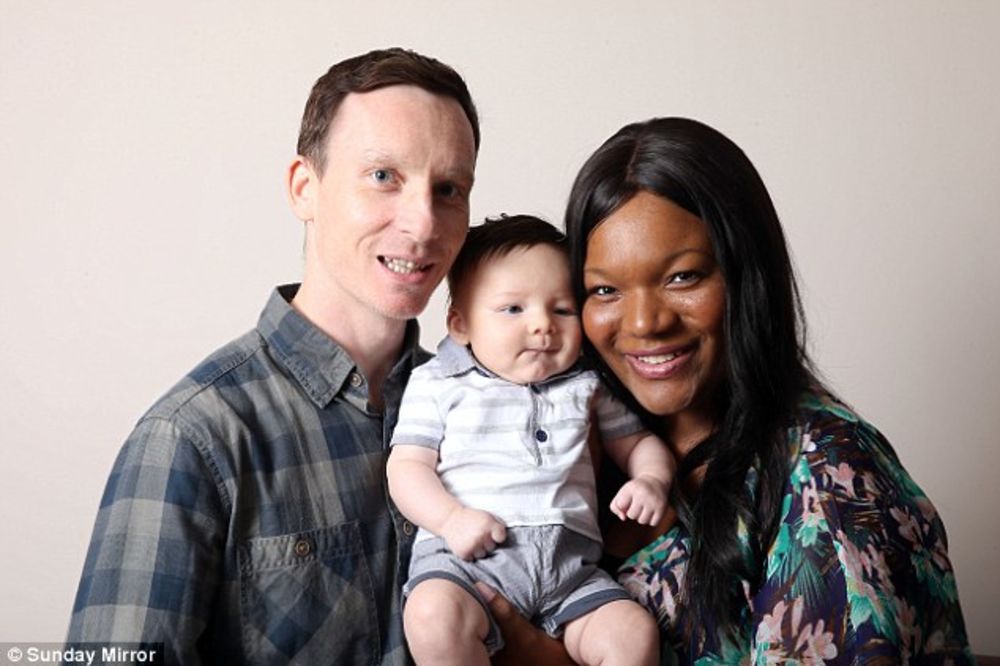 JEDNA U MILION: Crnkinja rodila skroz belu bebu!