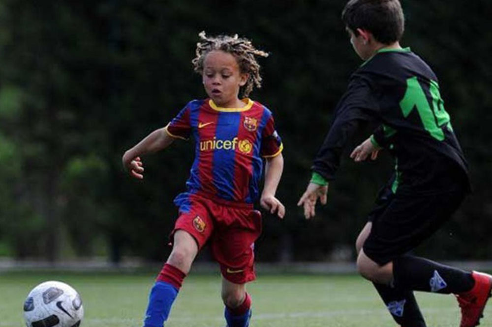 RATUJU OKO DETETA: Čelsi otima Barseloni 11-godišnjeg dečaka