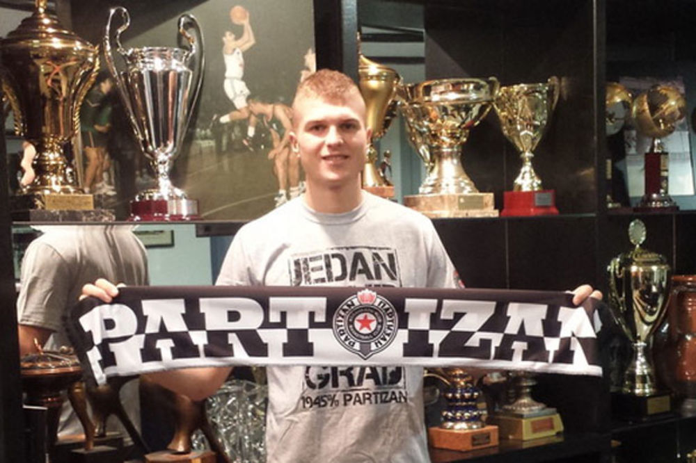 MURIĆ STIGAO U SRBIJU: Voleo bih da ponosno nosim osmicu Partizana