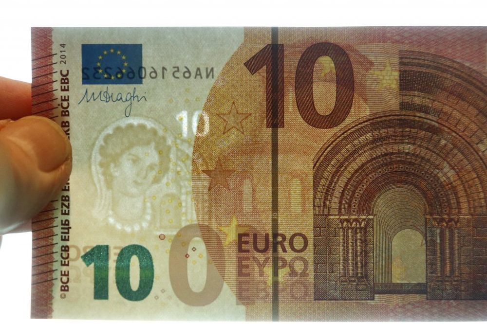 NIKO NE MOŽE DA JE FALSIFIKUJE: U opticaju nova zaštićena novčanica od 10 evra