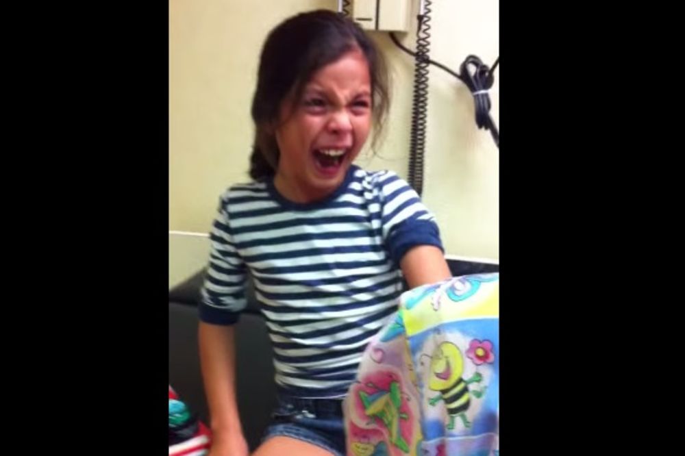 ZA OSKARA: Pogledajte kako je devojčica reagovala kada je trebalo da primi vakcinu!