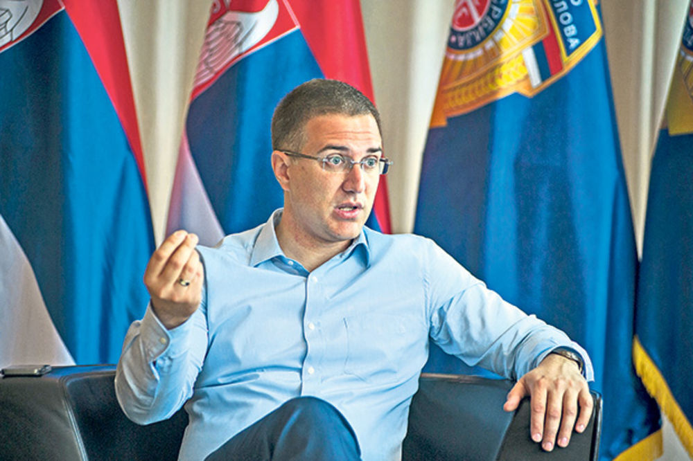 Stefanović: Suspendovaćemo žandarme koji su prebili Andreja
