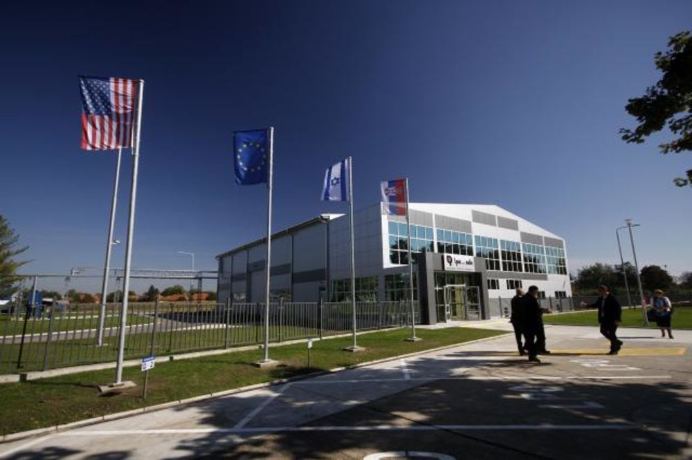 Vučić otvorio fabriku delova za mlazne motore u Adi