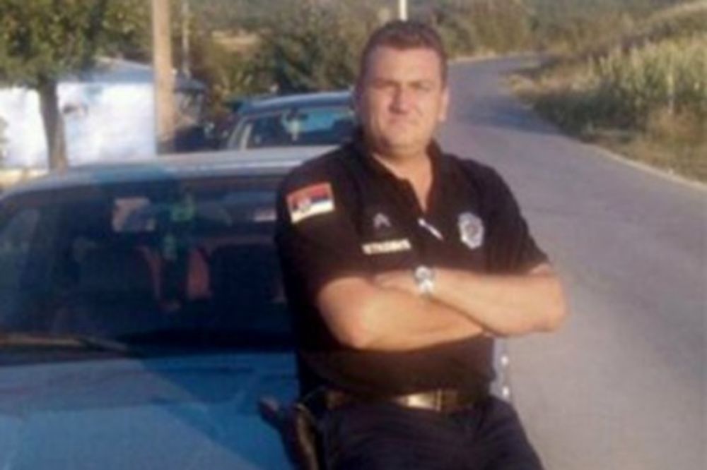 EKSKLUZIVNO  UHAPŠEN POLICAJAC: Pozivao na ubistvo Andreja Vučića!