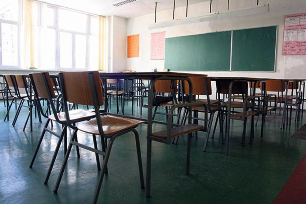 POSETA PUTINA BEOGRADU: Više od 100 škola bez nastave ili rade skraćeno!