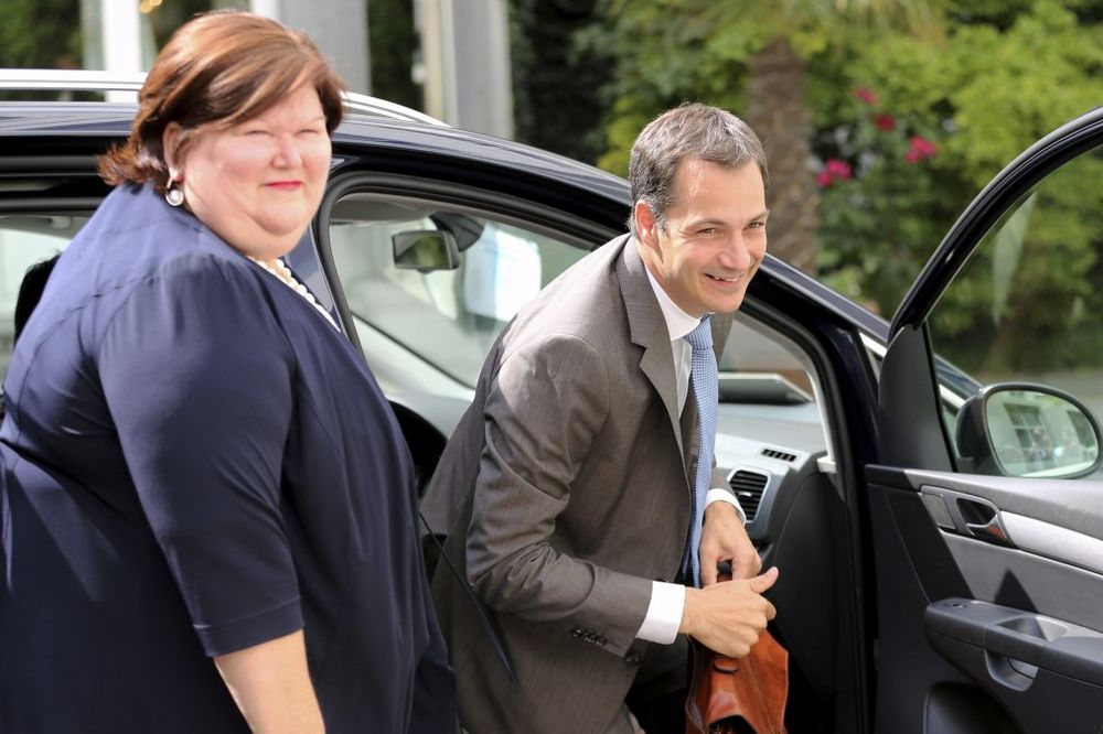 (FOTO) SMETAJU IM KILOGRAMI: Megi De Blok optužili da je predebela da bi bila ministarka zdravlja!