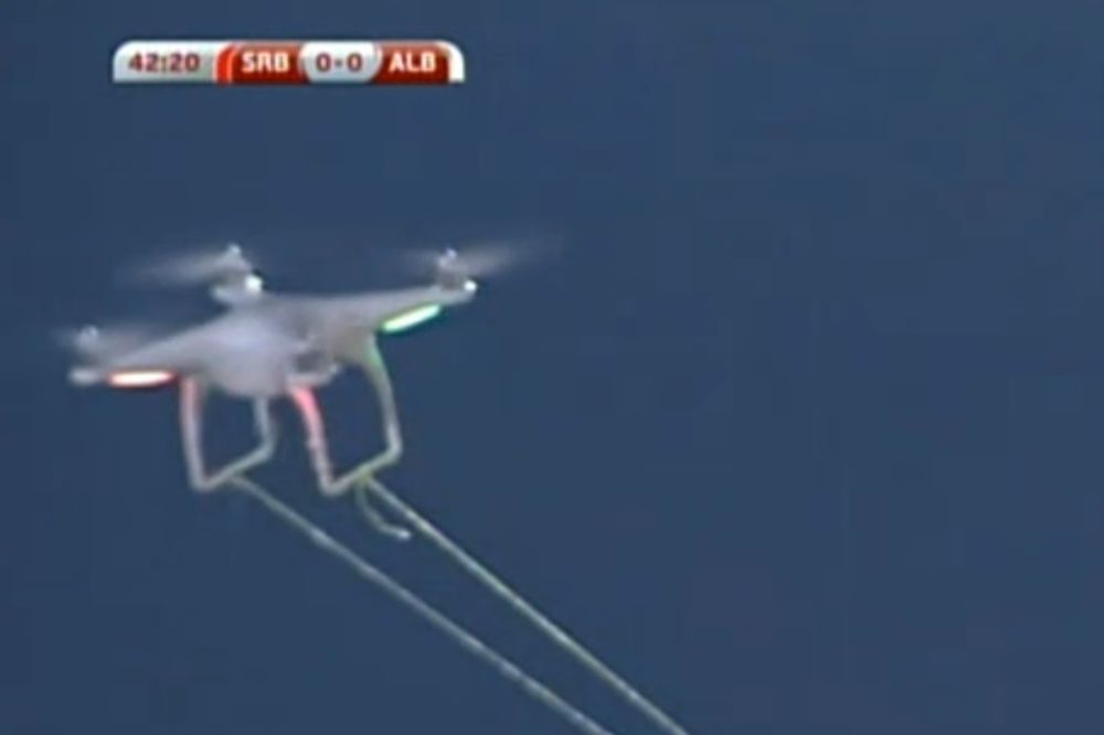 (VIDEO) ALBANCI IZAZVALI TUČU: Helikopterom na daljinski ubacili zastavu na teren
